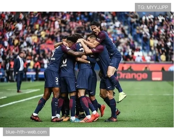 双重触球规则：任意球与点球首球不得重复触碰